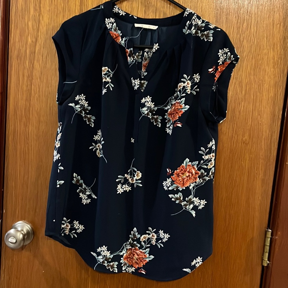 Cap sleeve floral blouse